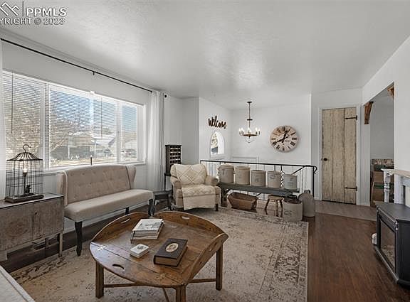 2nd image of 327 Fairfax St