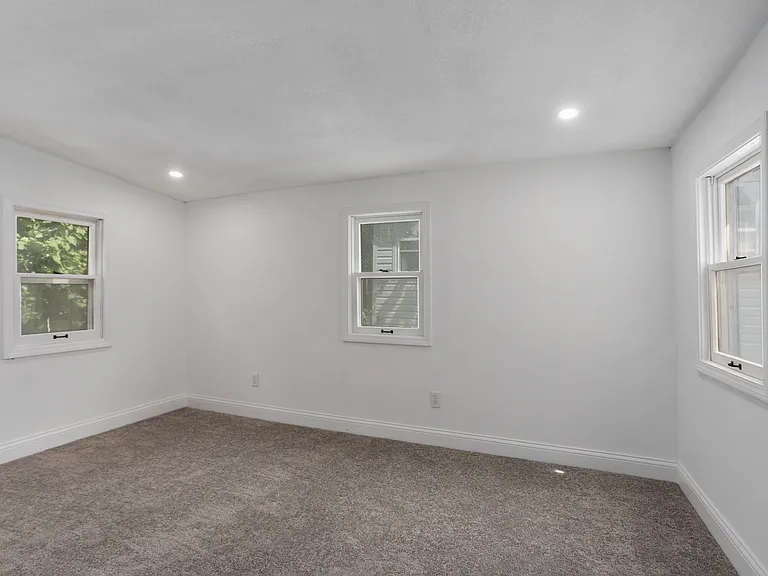 2300 N 9th St #UPSTAIRS — Photo 14