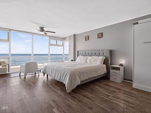 4th image of 1909 S Atlantic Ave #413