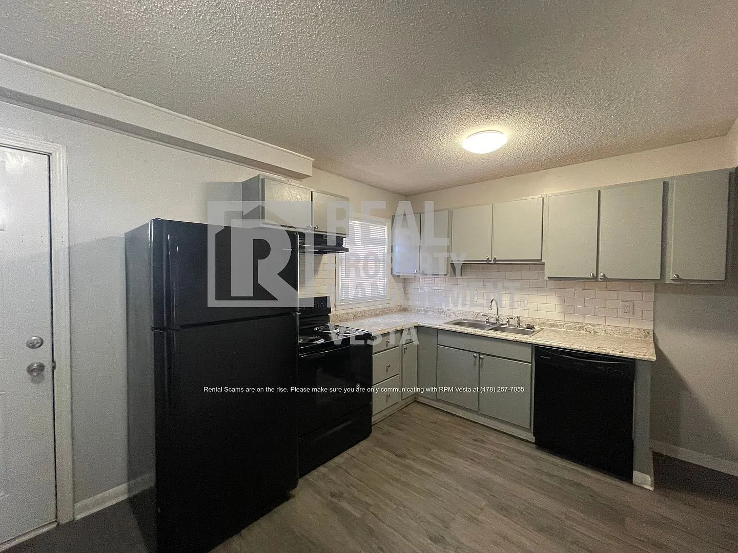 2 bed, 1.5 bath, $875 — Photo 4