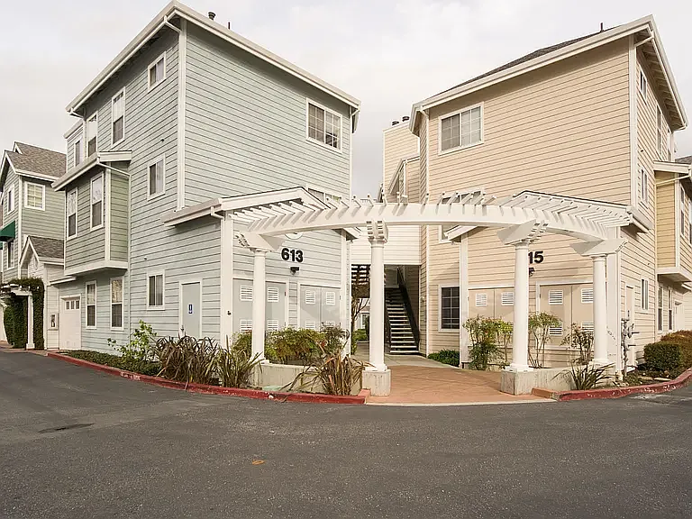 615 Arcadia Ter #101 — Photo 1