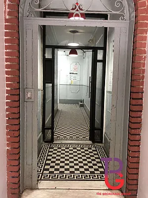 Rented by The Brokerage Group LLC | media 33