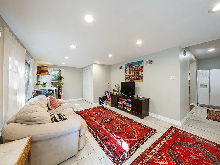 1401 Alta Vista Ave — Photo 8