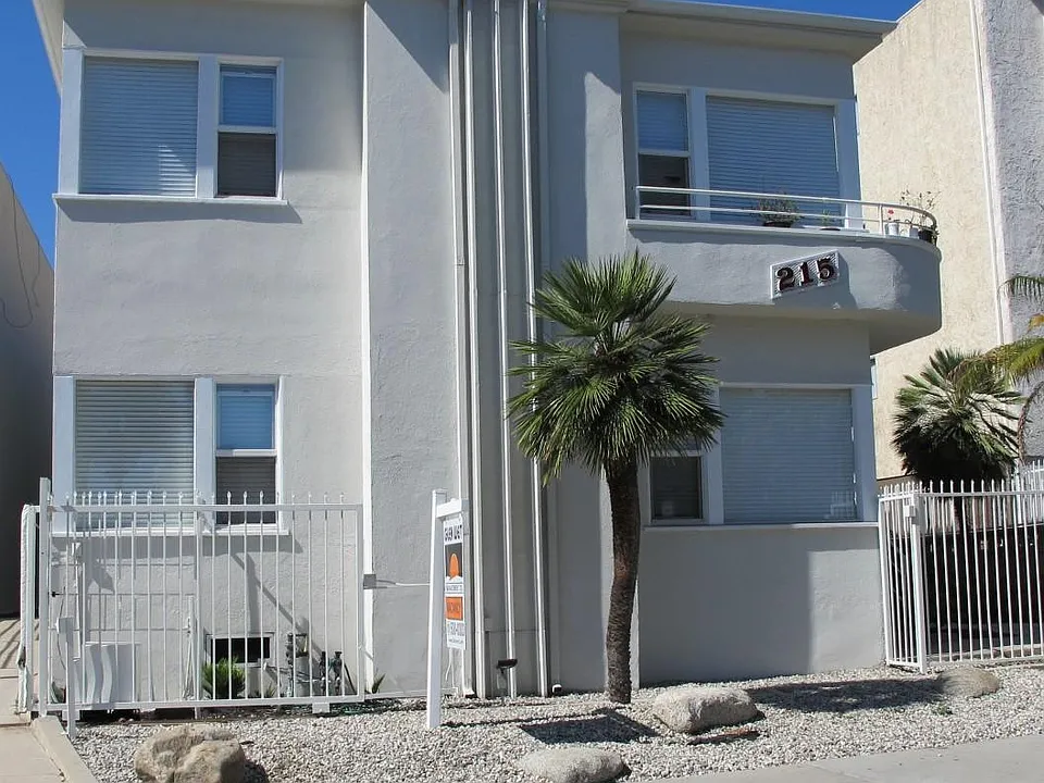 215 W Lomita Ave #11
