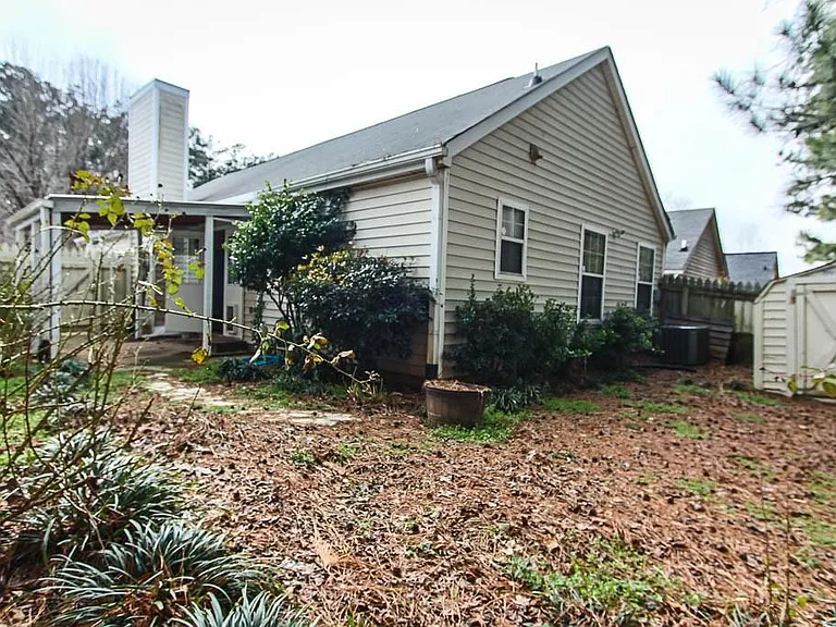 2745 Highland Rdg NW — Photo 12