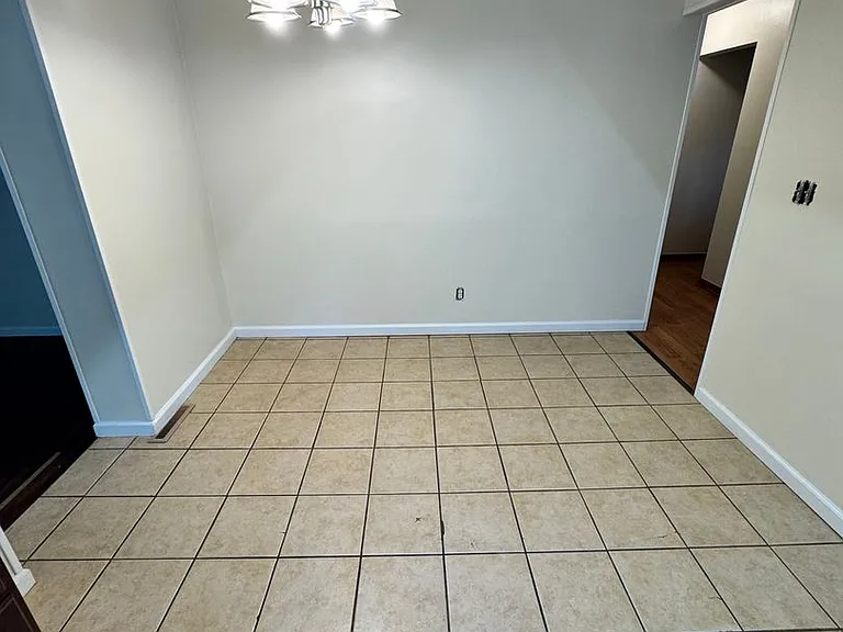 4409 Sunnybrook Dr SE — Photo 9