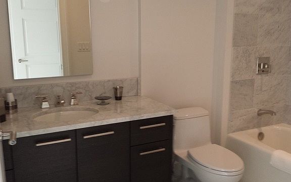 5th image of 2550 N Lakeview Ave N #1901