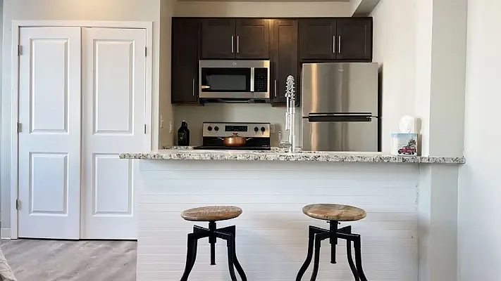 Bethune Lofts — Photo 3