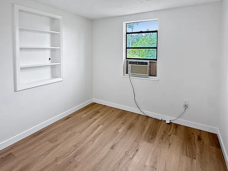 204 2nd St #4 — Photo 7