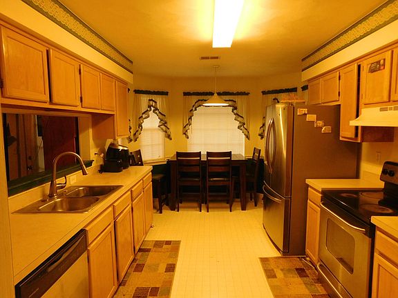 4th image of 2585 Archdale Dr