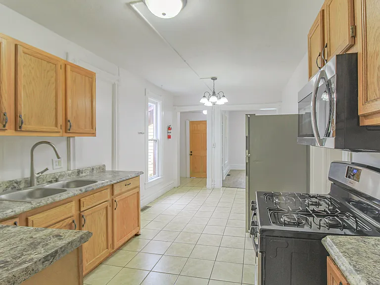 416 Douglas Ave — Photo 15
