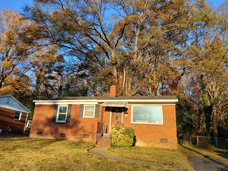4136 Blenhein Rd — Photo 1