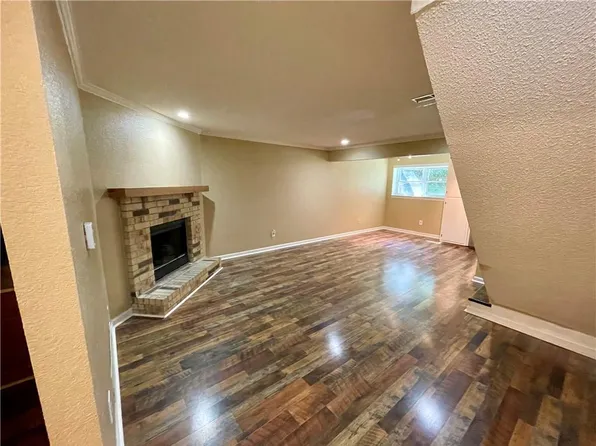 1103 Pine Ct APT B, Warrensburg, MO 64093