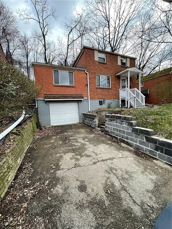 311 Macfarlane Dr photo 1