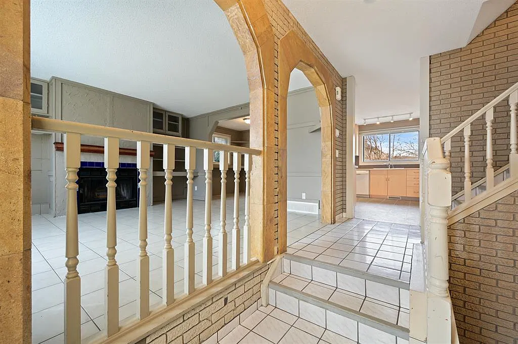 352 Whitefield Drive NE — Photo 4