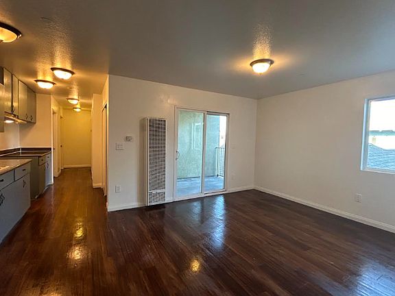 3rd image of 238 E Vernon Ave APT 201