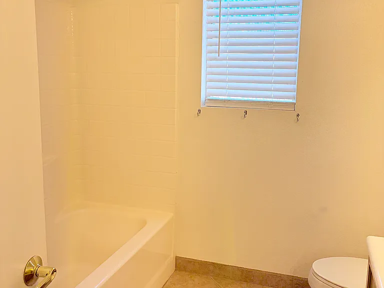1042 E Canyon Way — Photo 36
