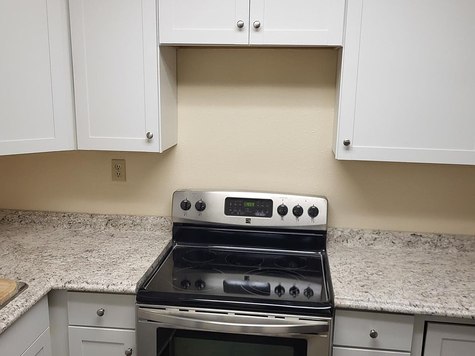 1st image of 2502 N Tamiami Trl #202