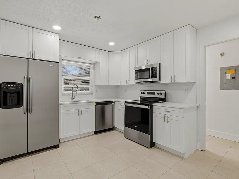 10313 Chalmer St #10313 — Photo 4