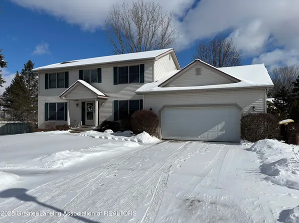 1221 Pennington Cir, Grand Ledge, MI 48837