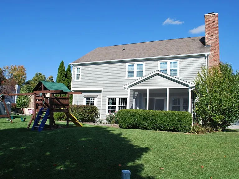 12970 Fleetwood Dr N — Photo 3