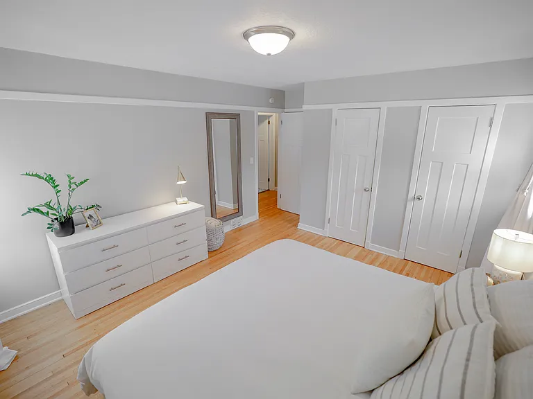7033 Augsburg Ave S — Photo 11