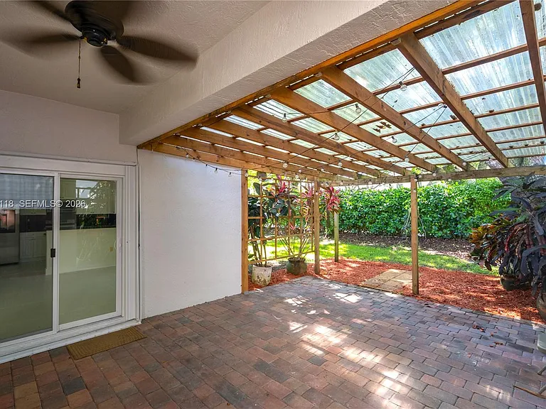 7482 NW 21st Ct — Photo 35