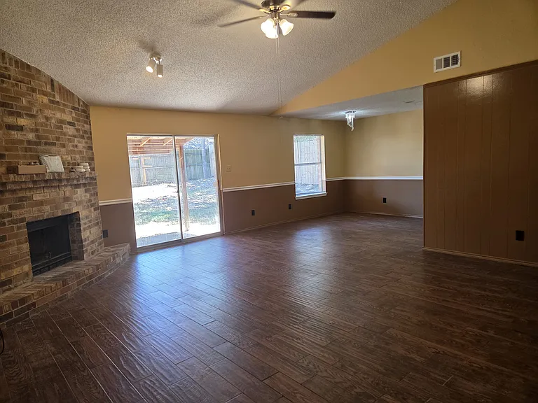 6101 Cool Springs Dr — Photo 3