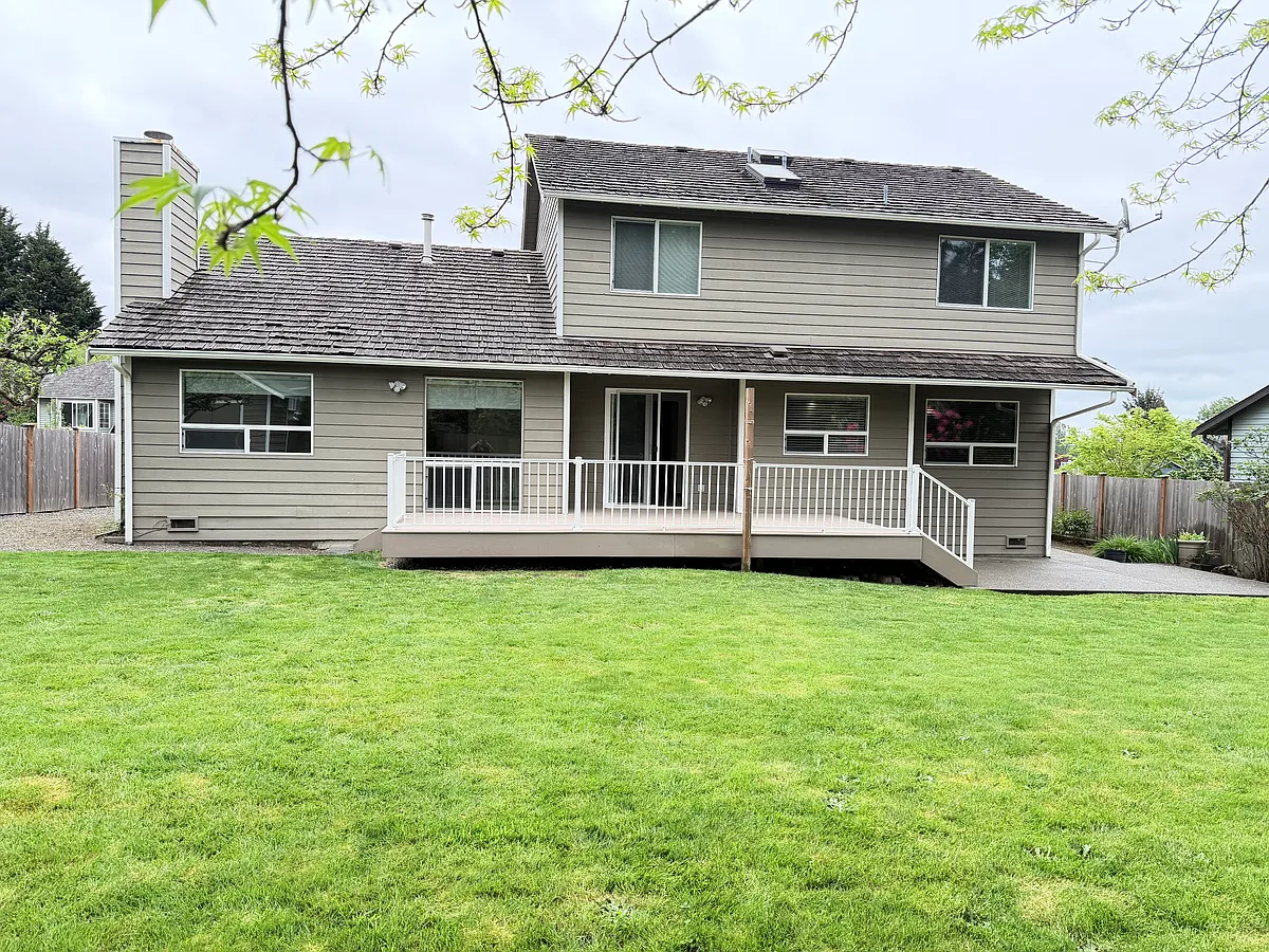 Building Photo - 804 151st St SE