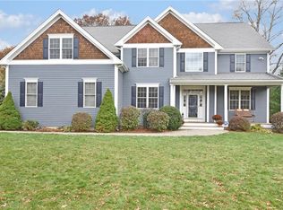 23 Midnight Ct, Saunderstown, RI 02874