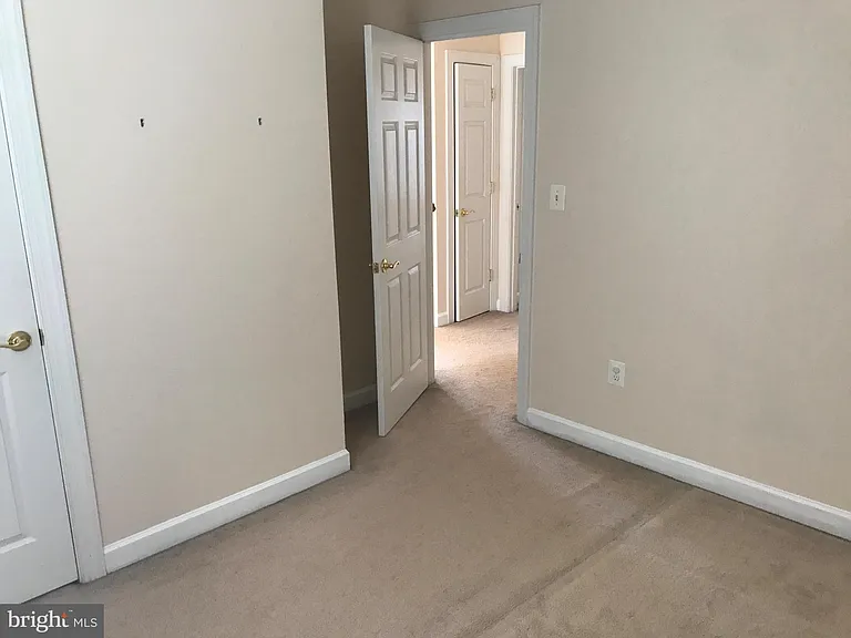 8010 Duck Pond Ter — Photo 12