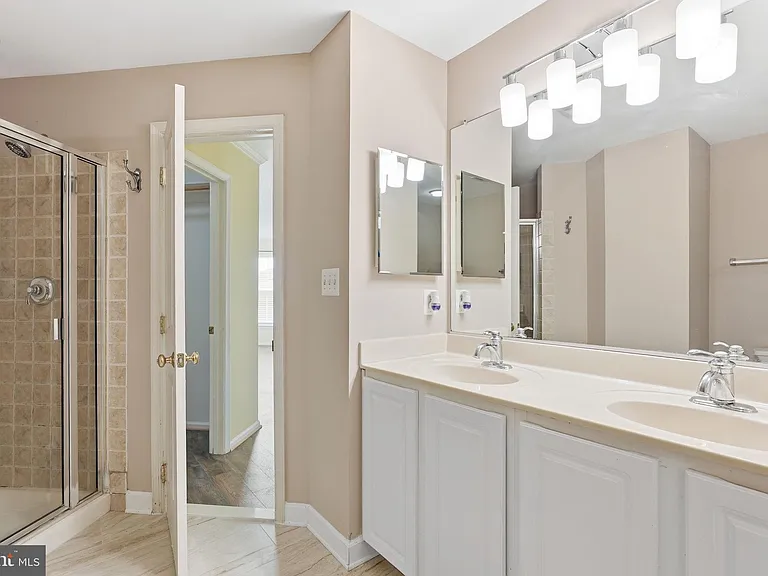 22862 Cartier Ter — Photo 14