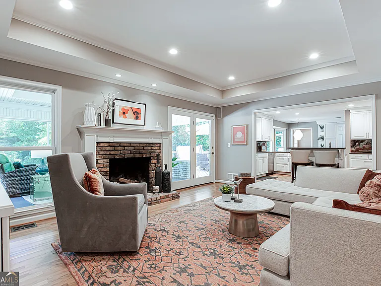 485 Riverside Pkwy — Photo 22