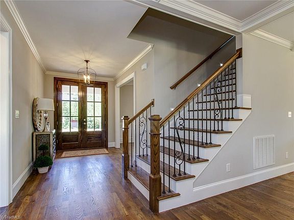 5th image of 6 William Albert Ct