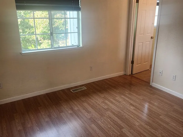 1750 Marlow Rd — Photo 7