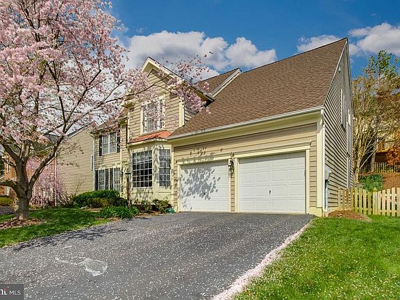 2nd image of 9302 Worthington Dr