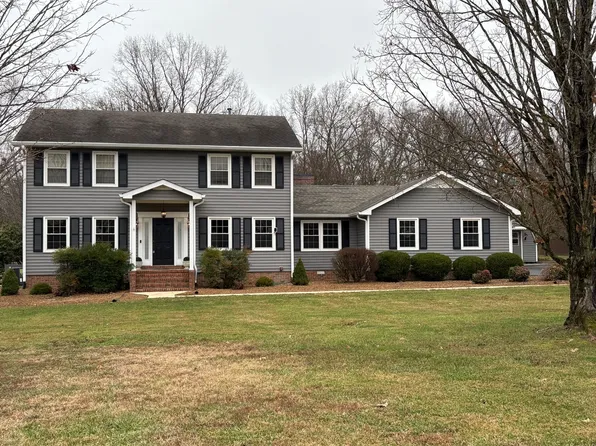 703 Twelve Oaks Rd, Tullahoma, TN 37388