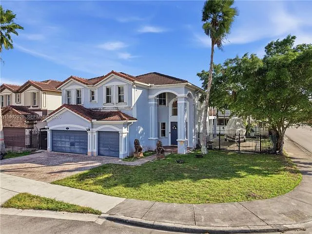 15184 SW 20th St — Photo 2