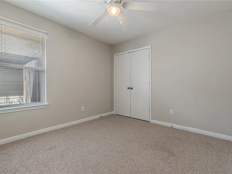 1033 Fallbrook Loop — Photo 11