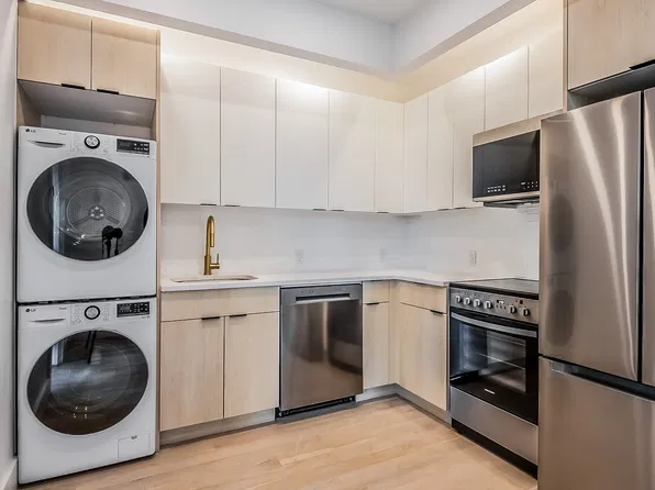 146 Scholes Street image 1 of 21