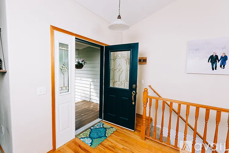 1171 Newton St — Photo 3