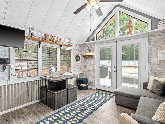 5th image of 123 Grand View Dr