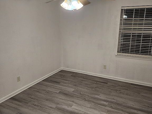 2nd image of 3079 Woodbury Cir