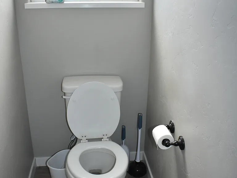 2477 Apex Ave — Photo 9