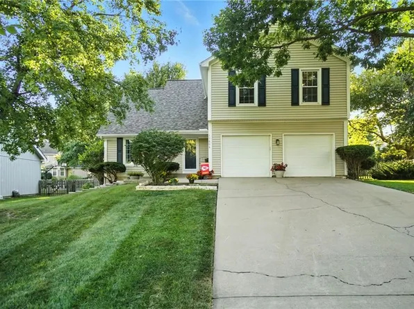 11606 Lucille St, Overland Park, KS 66210
