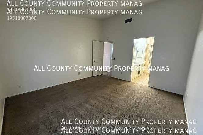 2277 Oak Ave — Photo 14