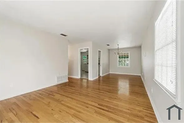 3 bed, 1176 sqft, $1,625 — Photo 4
