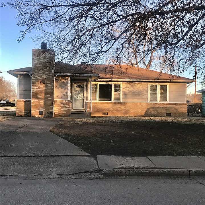 1st image of 945 N Pine St