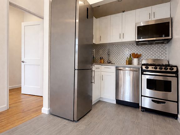 3rd image of 54 W 91st St APT 4A