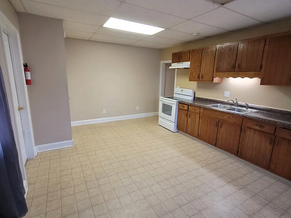 227 Pleasant St #1